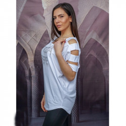 Ефектна дамска блуза с голо рамо в бяло