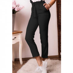 Дамски панталон с колан в черен цвят