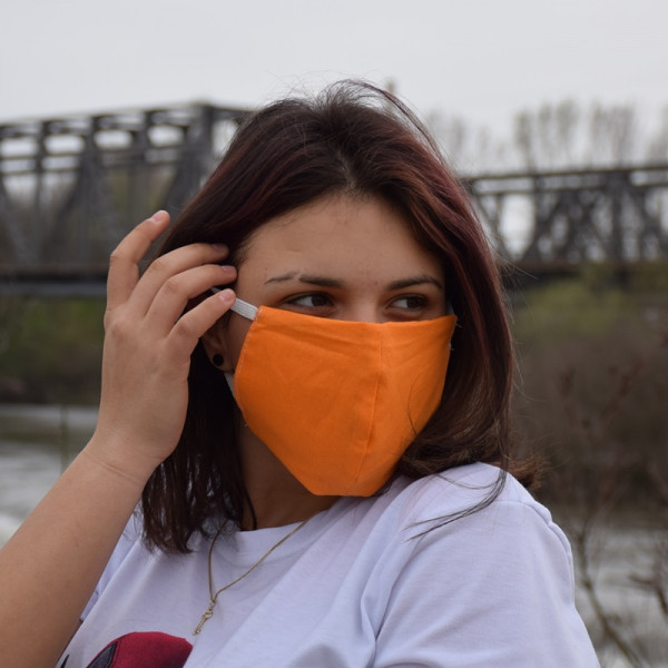 Трипластова едноцветна маска за лице с моден дизайн Портокал
