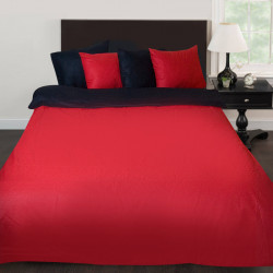 Комплект от двулицево спално бельо в черно и червено с подарък