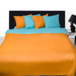Комплект от двулицево спално бельо в оранжево и синьо с подарък